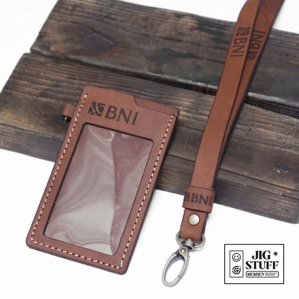 

ID Card kulit sapi asli custom logo sesuai pesanan bisa satuan gantungan Nametag lanyard tali dan ring model vertical 3 slot kartu