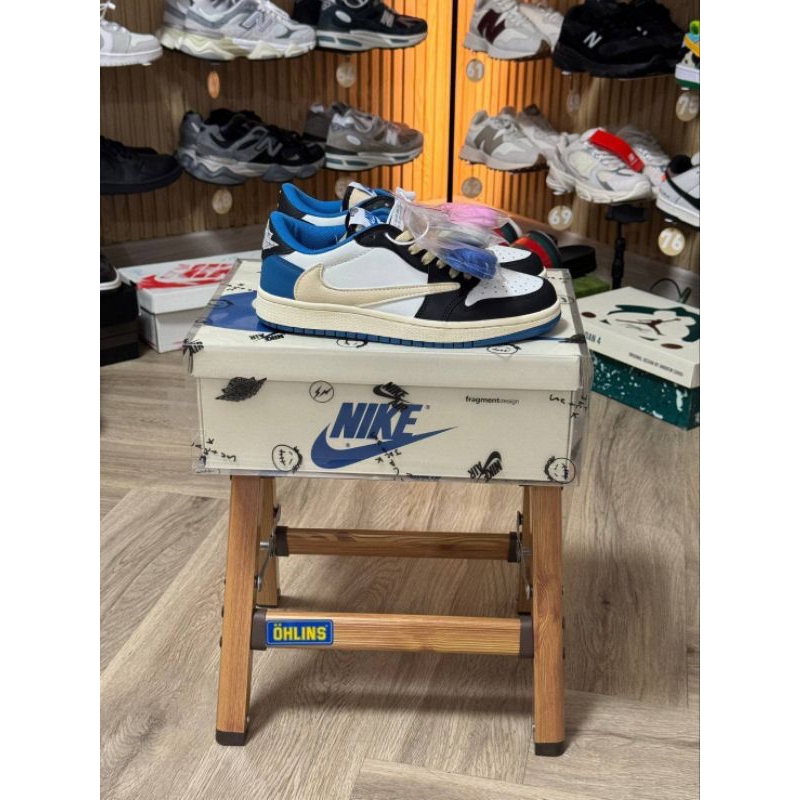 Jordan 1 Low Travis Fragment