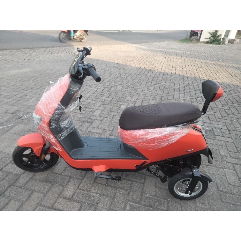 SEPEDA LISTRIK M70 WINFLY + RODA BANTU