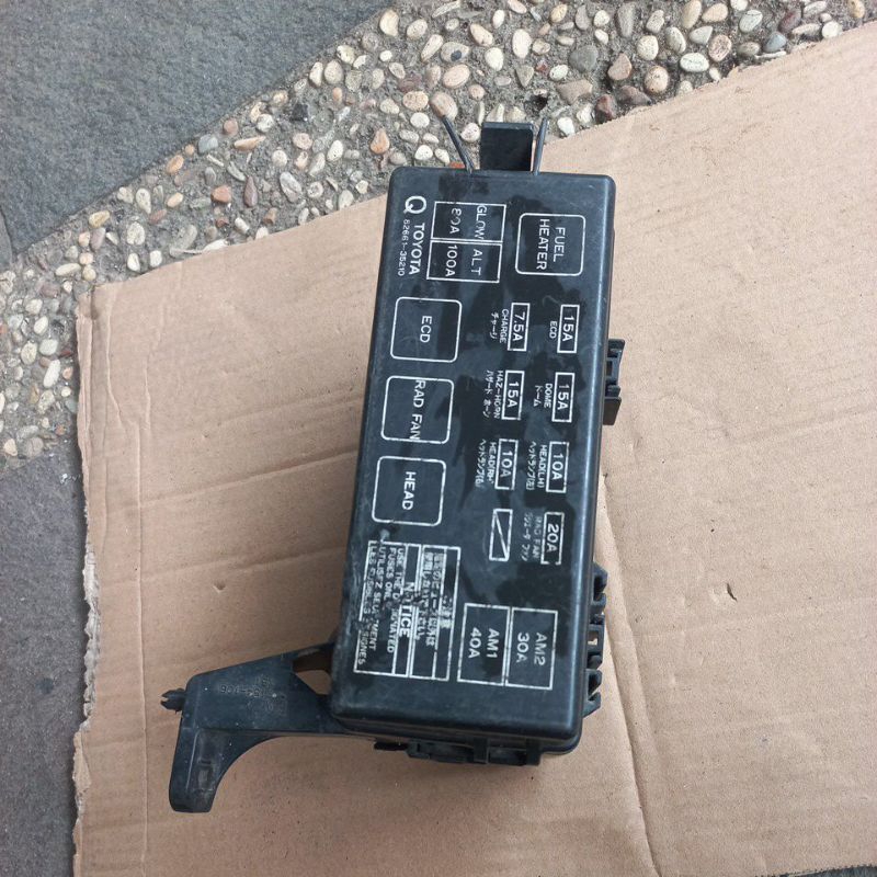Box sekring Toyota  Hilux Surf, LN130G LN130W