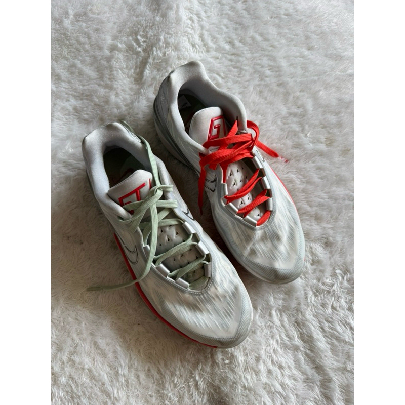 Preloved sepatu Nike Air Zoom GT CUT 2 EP