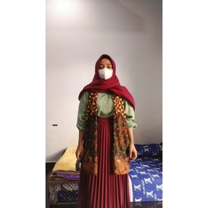setelan rompi rok jilbab bekas pakai