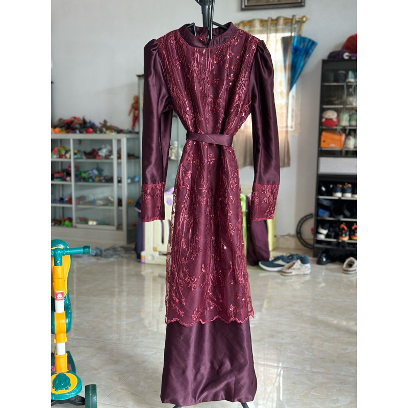 Baju Pesta Wanita Brokat  Terusan Murah Warna Burgundy