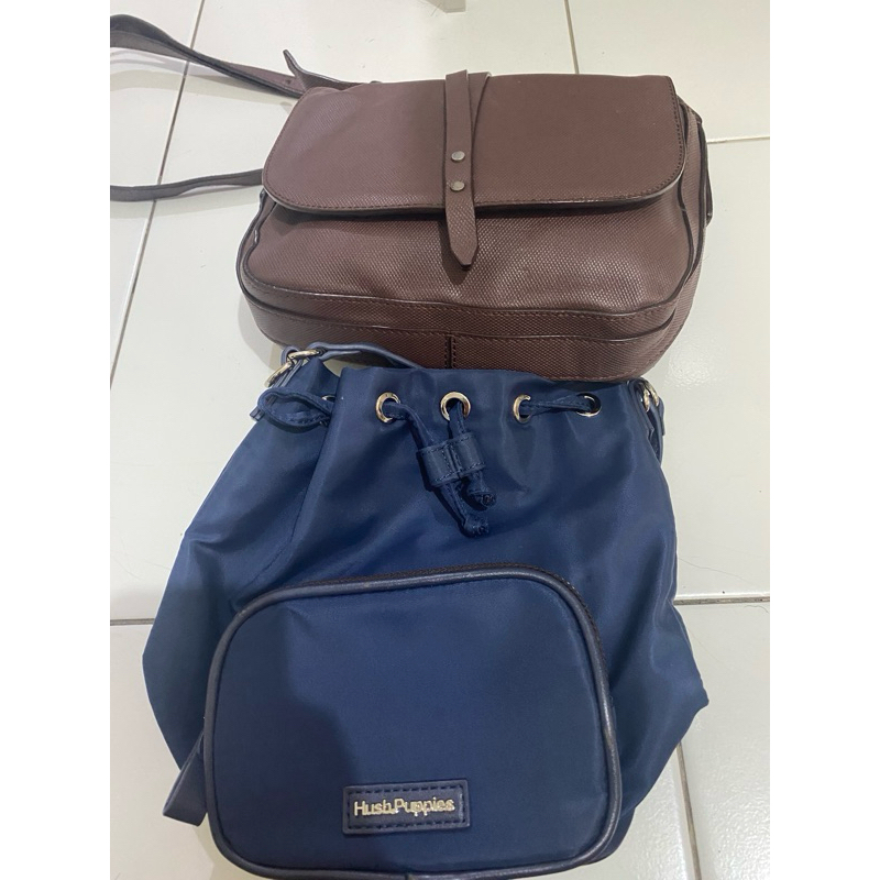 Preloved Bucket Bag Hush Puppies dan Sling Bag Mandarina Duck Original Harus take all (harga untuk 2