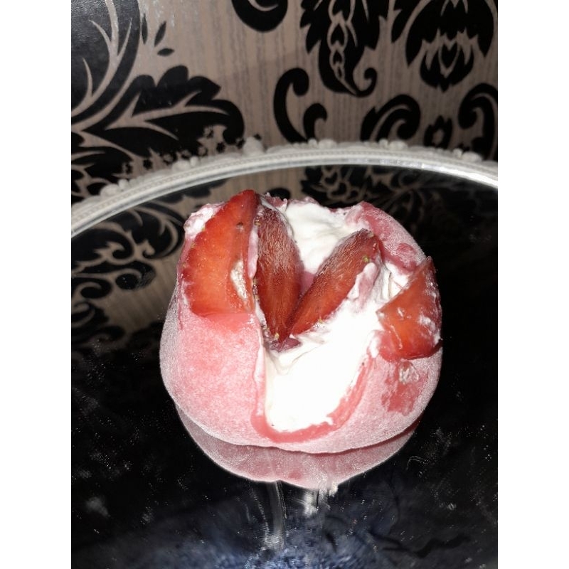 

Mochi daifuku varian strawberry cream cheese