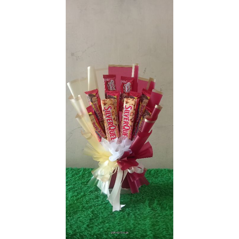 

[Ready]Buket Silverqueen 55gr 2pcs+6 bem beng+2good time tanpa bunga/medan