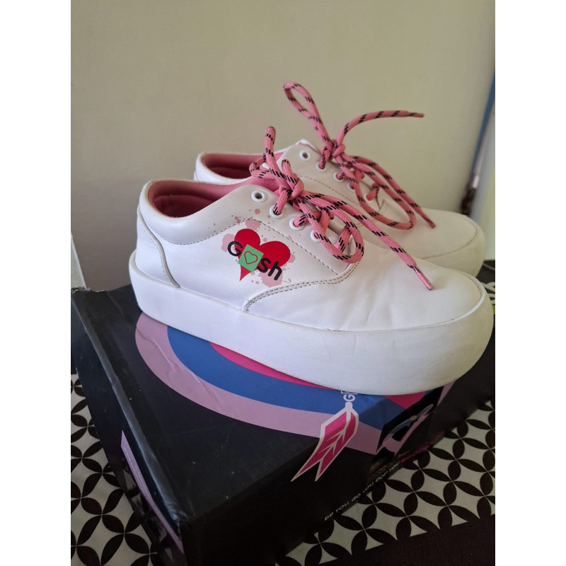 GOSH SEPATU PRELOVED ORI