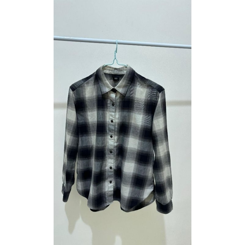 kemeja flannel UNIQLO wanita