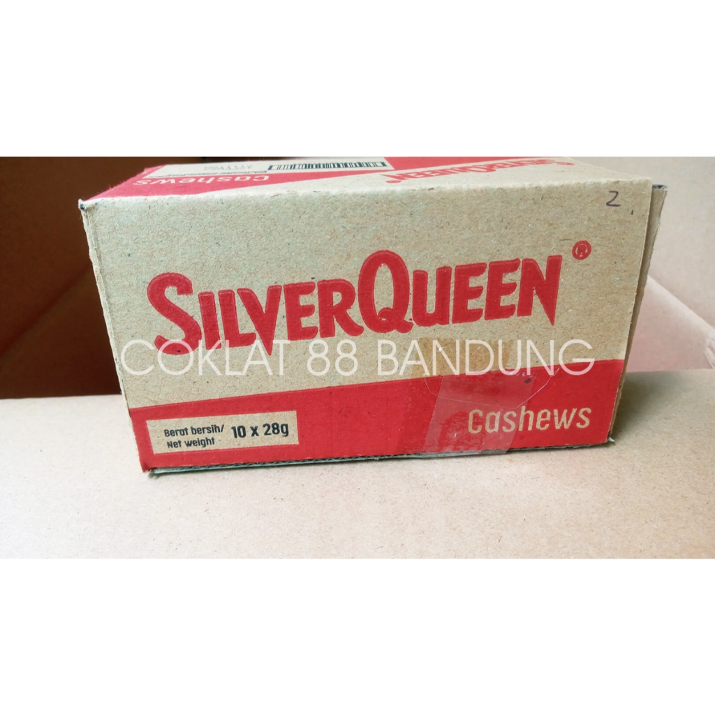 

SILVERQUEEN 22 GR 1 BOX 10 pcs ex 25gr MEDE, COKLAT SILVER QUEEN 22GR ISI 10 CASHEWS METE