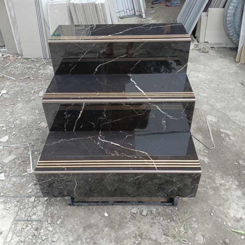 Granite Tangga Stepnosing 30x80 20x80 Busto Black Nosing Gold
