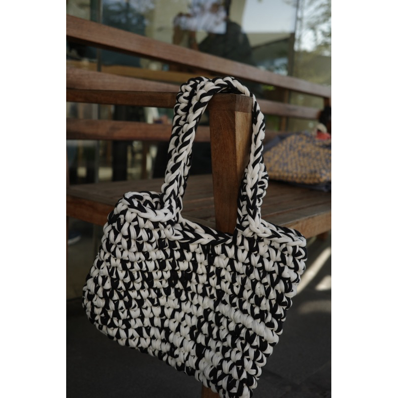 Elys Bag (T-shirt Yarn Crochet)