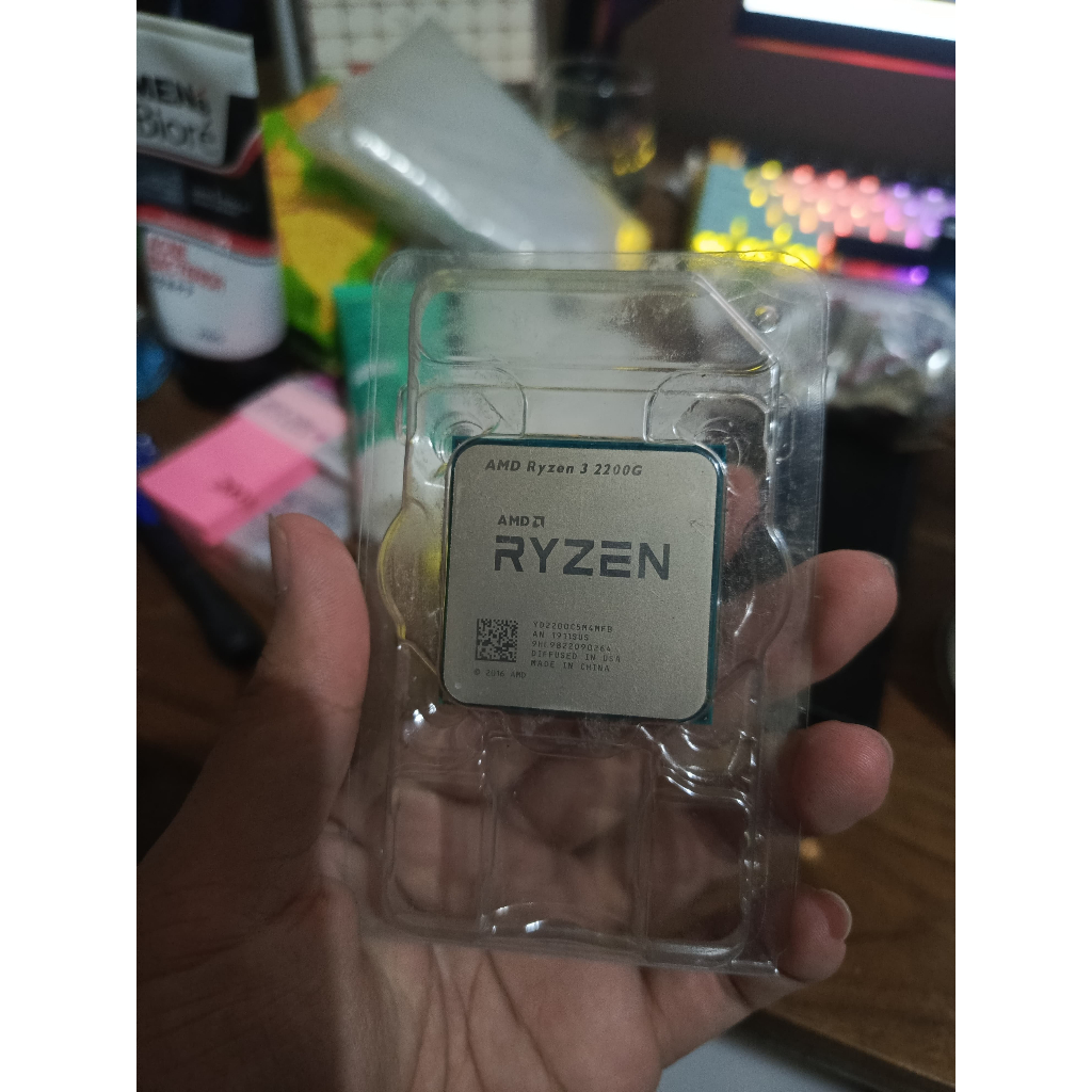 Processor AMD Ryzen 3 2200G ex pemakaian pribadi
