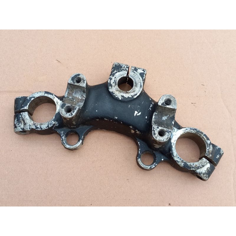 SEGITIGA ATAS SUZUKI GT250 / GT380 ORIGINAL