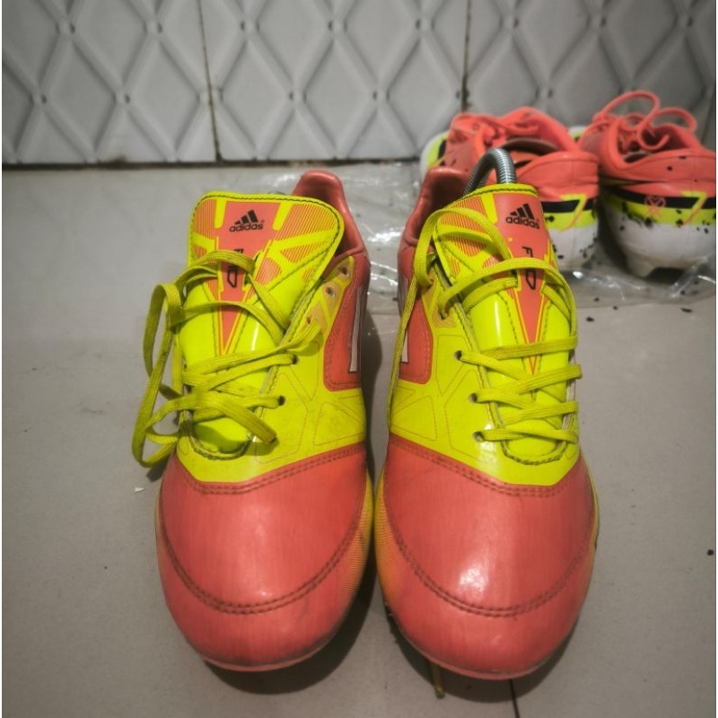 Sepatu bola Adidas Original Second