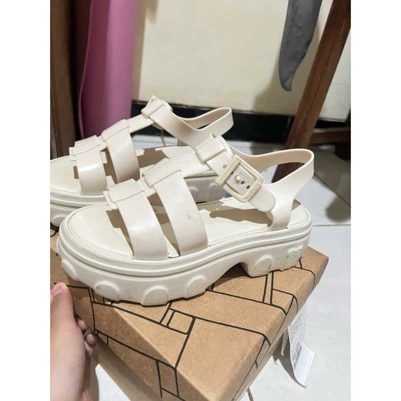 Preloved Sandal Melissa Ella