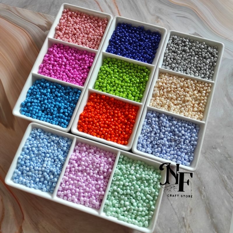 Mote Payet pasir glass beads 6/0 (4mm)