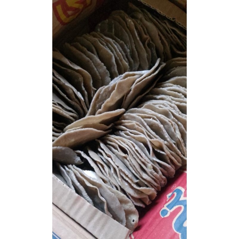 

KERUPUK KEMPLANG MENTAH ISI 50