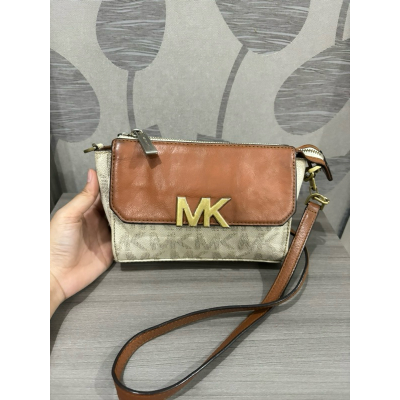 MICHAEL KORS Fulton Flap Crossbody