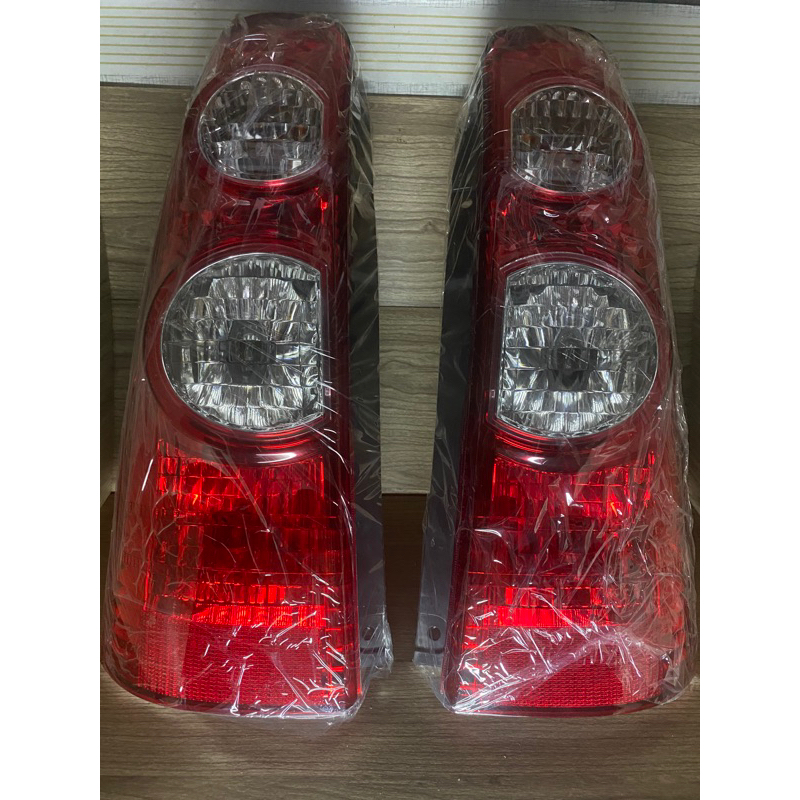 STOPLAMP ASSY LAMPU REM BELAKANG STOP LAMP AVANZA XENIA VVTI +SOCKET+BOHLAMP