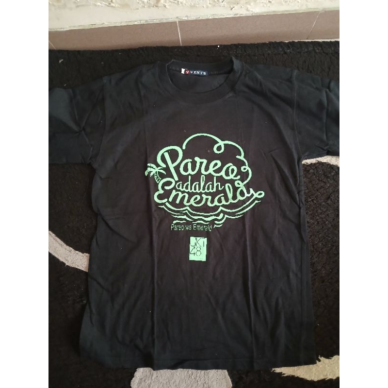 (Preloved) T-Shirt  JKT48 Pareo adalah emerald