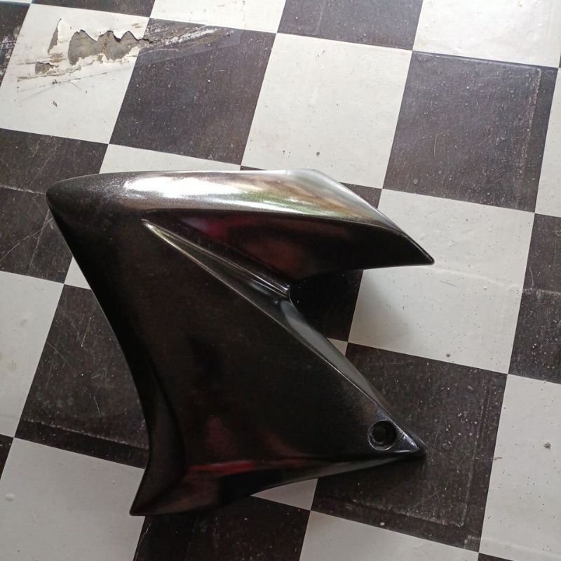 Cover sayap tangki Yamha Vixion Old original bekas