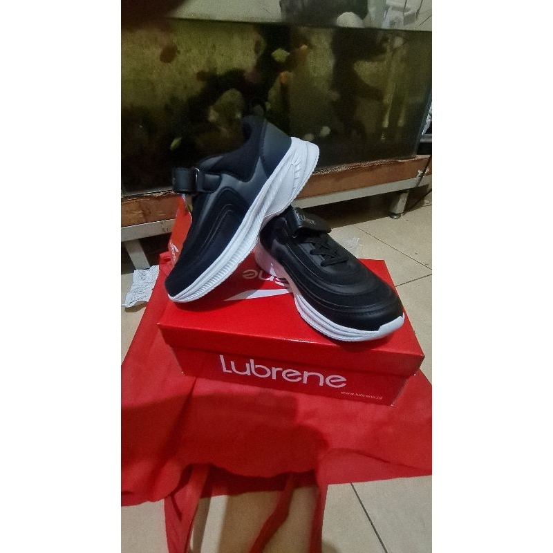 sepatu sekolah lubrene kalil