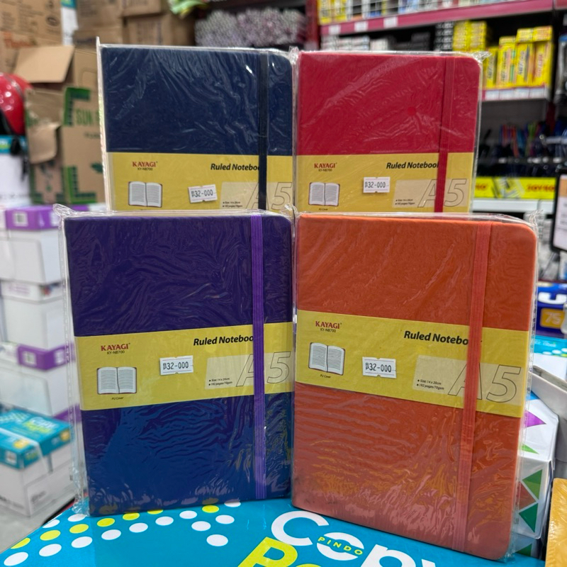 

Buku agenda kulit halus / ruled notebook A5 kayagi karet (1pcs)