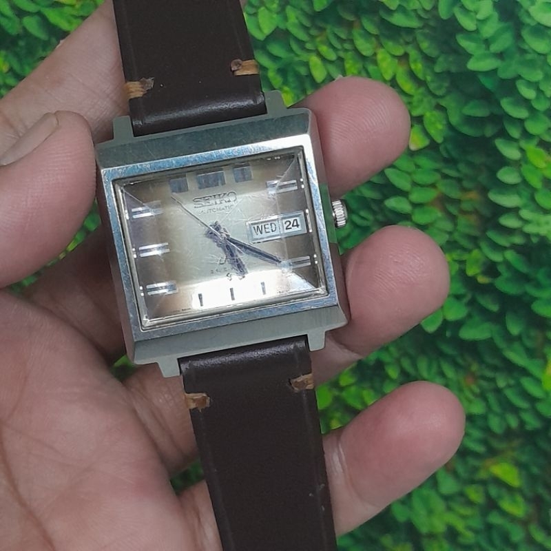 Jam tangan pria Seiko Tank Lord Matic 5606 5080 vintage