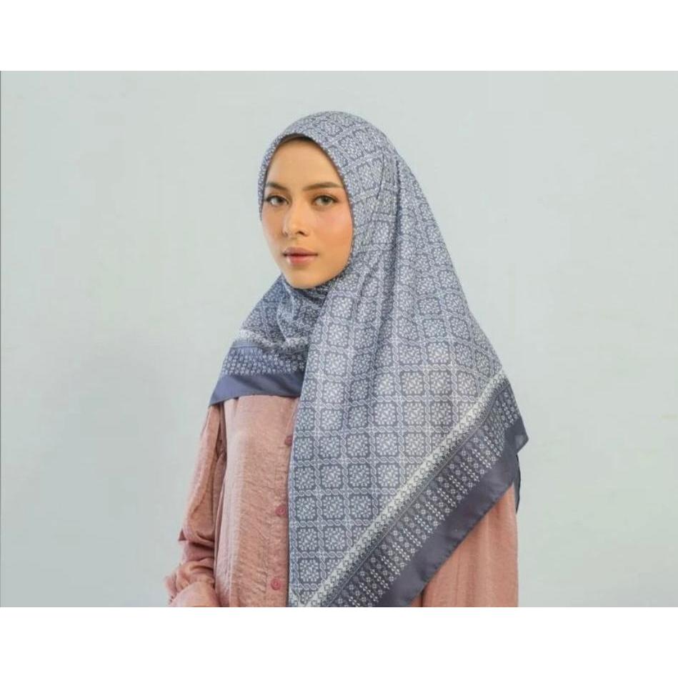 Scarf Zoya Motif Segi Empat