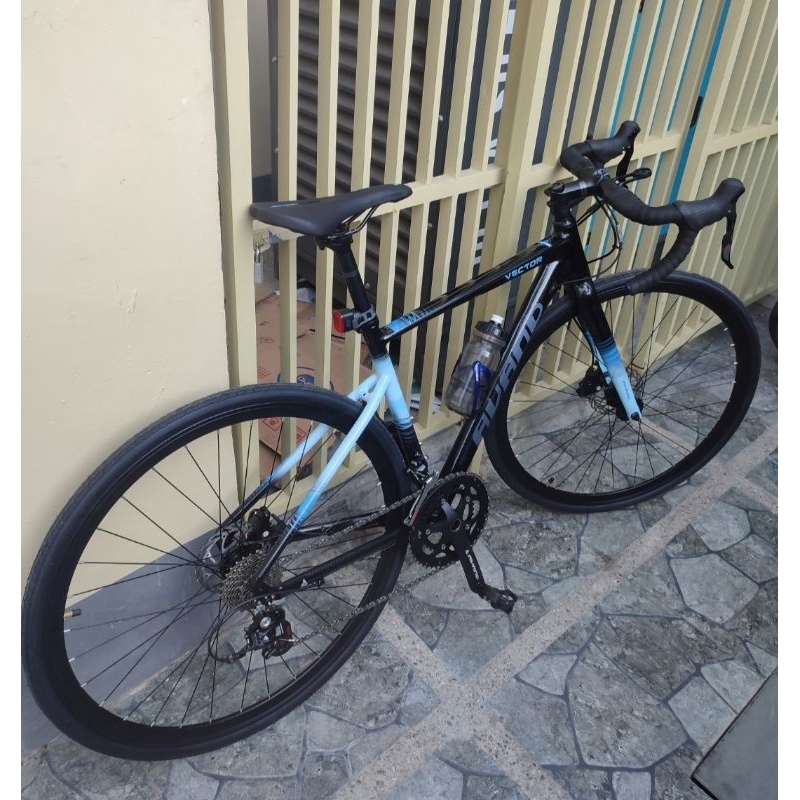 Avand Vector tangan pertama pebalian baru