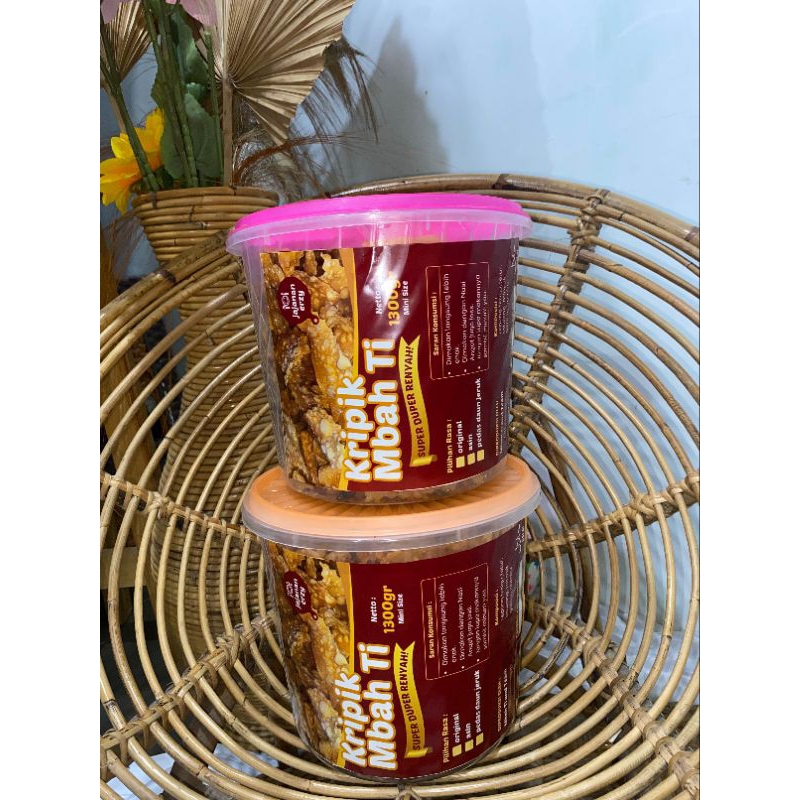 

KRIPIK MBAH TII MEDIUM SIZE (5L) PEDAS DAUN JERUK