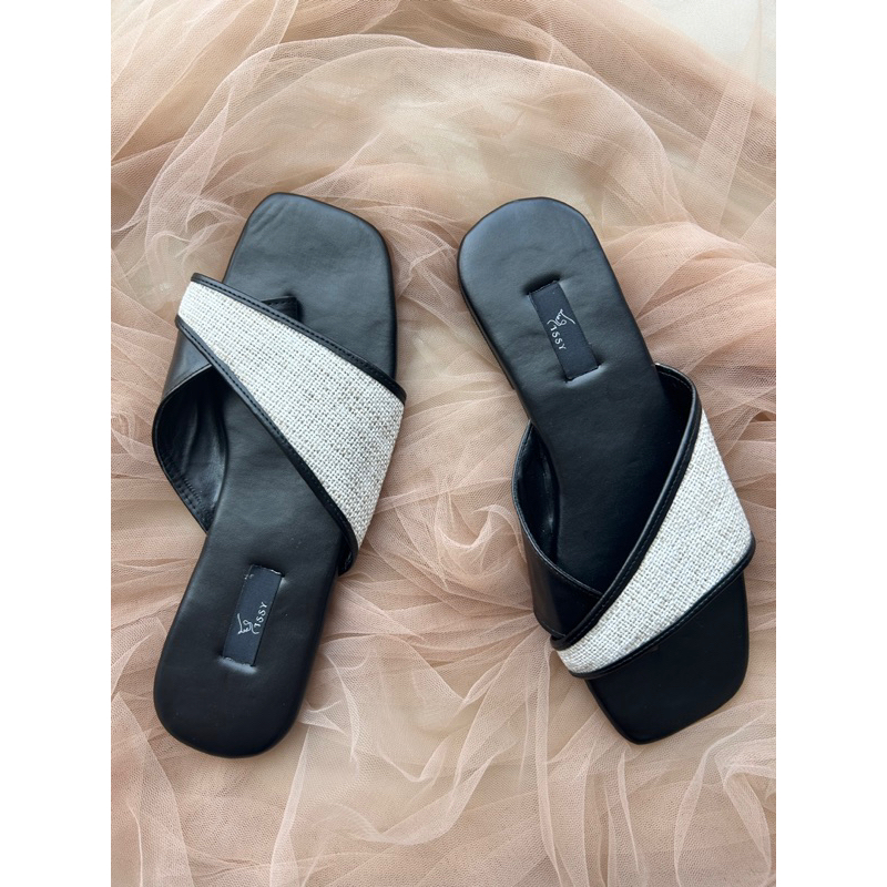 Sissy Shoes - Sandal Wanita - Sandal Kekinian - Sandal flat - IVANA