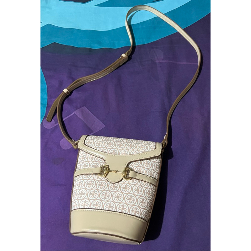 tas selempang Les catino