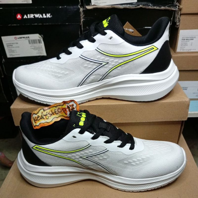 Sepatu Diadora Komika white/putih running shoes original