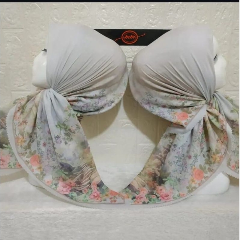 HIJAB SEGI EMPAT MOTIF VALEN CREAM KERUDUNG VOAL PREMIUM