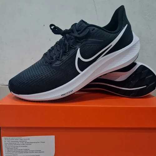 NIKE AIR ZOOM PEGASUS 39 BLACK WHITE