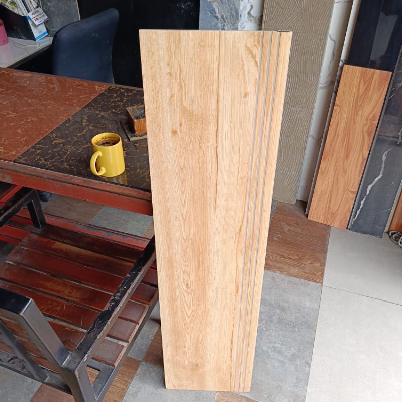 GRANIT TANGGA MOTIF KAYU 30X120+DINDING 20X120