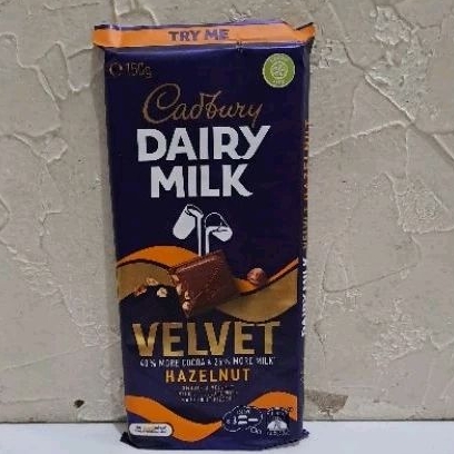 

CADBURY DAIRY MILK VELVET HAZELNUT 150 GR