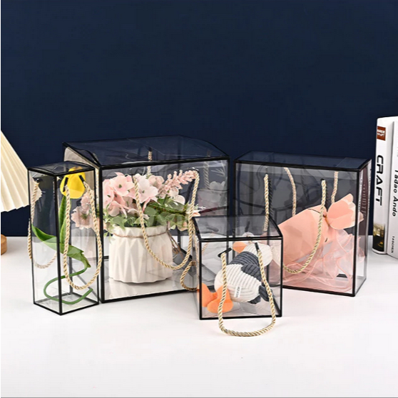 

KOTAK TAS MIKA BENING GIFT BAG TRANSPARANT DENGAN LIS TEBAL BOX MIKA TEBAL BOX SOUVENIR TALI JINJING BOX HAMPERS ELEGANT Box Mika Transparan / Kotak Mika Transparan / Box Mika / Kotak Mika Box Cake / Box Handle Mika / Box Hampers KOTAK SOUVENIR MIKA