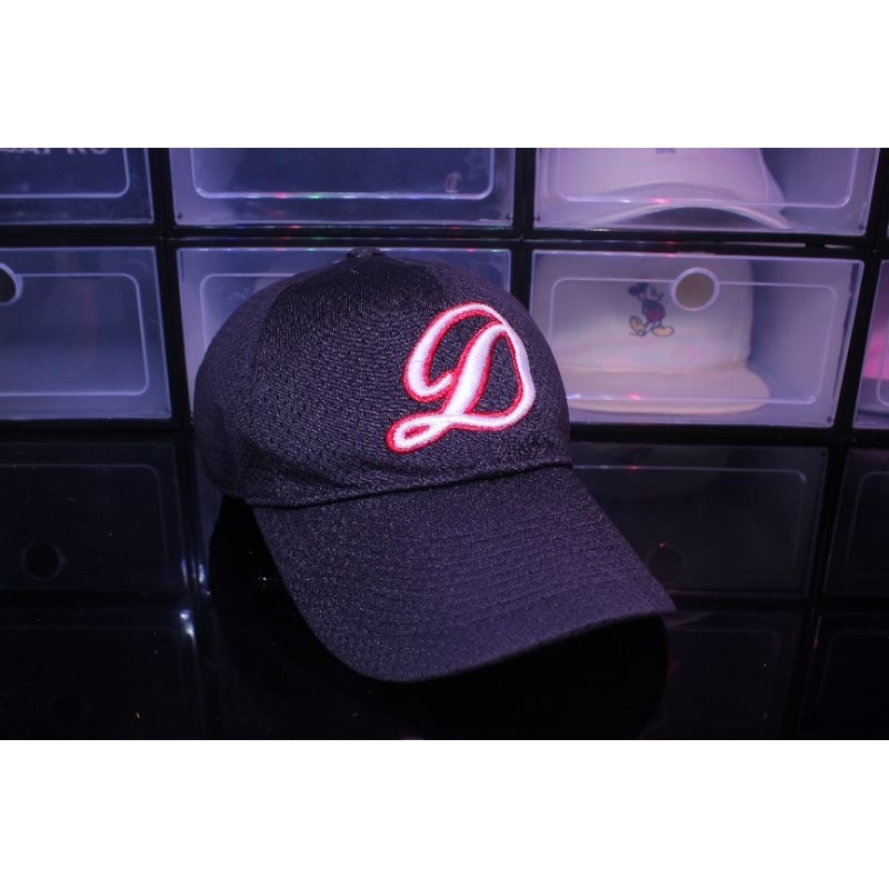 topi second logo D hitam