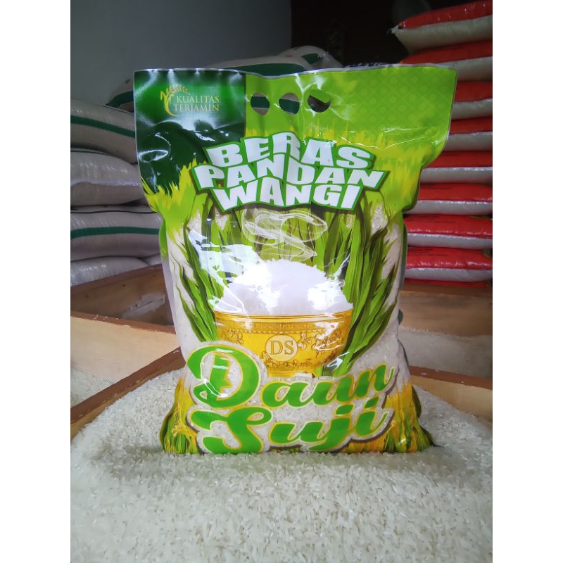 

BERAS | BERAS KEMASAN PANDAN WANGI | BERAS CAP DAUN SUJI - 5 KG