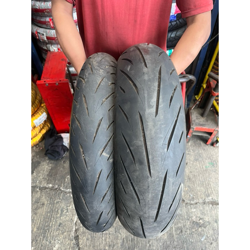 Battlax hypersport 160/60 dan 120/70-17 like new