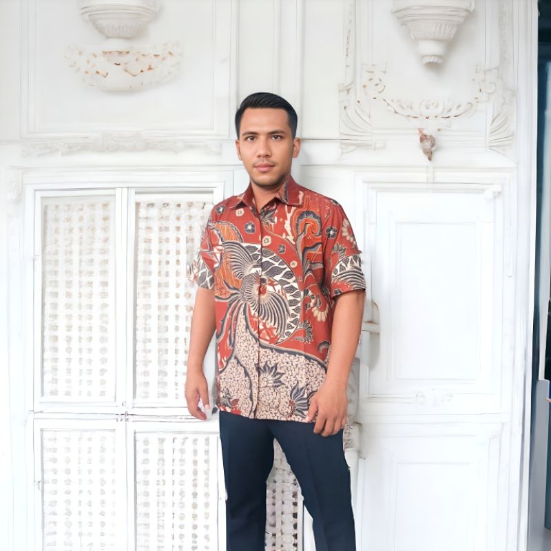 Fatih Batik Medan - Batik Pria Lengan Pendek Coklat Bata KM8361 Seragam Batik Cowok Pesta Pernikahan