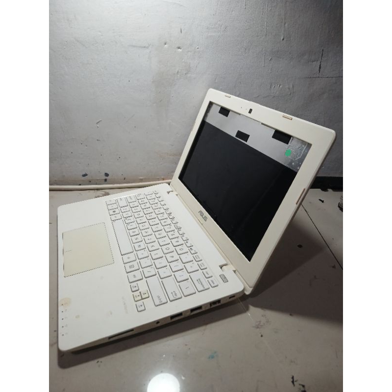 Casing Asus X200CA X200MA