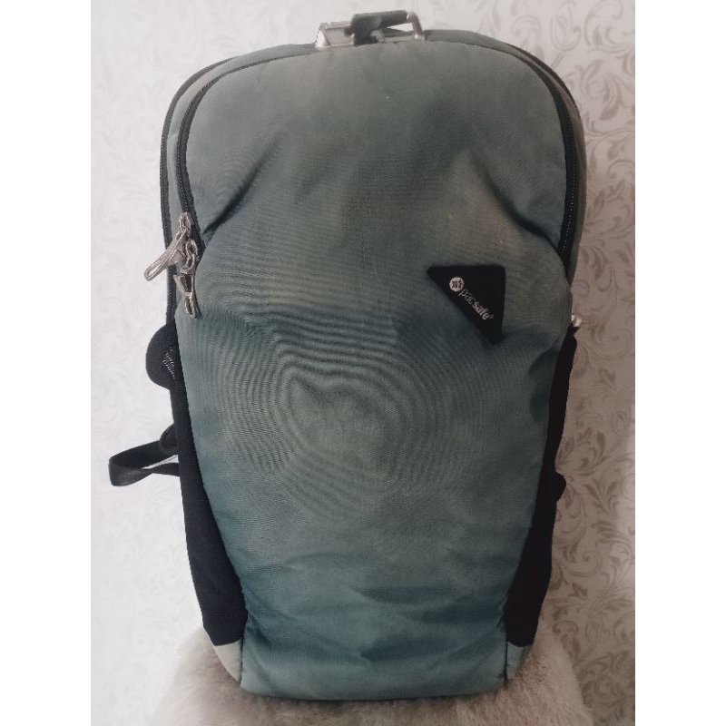 Tas Ransel pacsafe