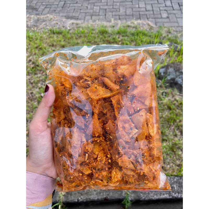 

KRIPSET PEDAS DAUN JERUK 250GRAM/CEMILANPEDAS/KRIPSET/KERPIKSINGKONG/KRIPSETSUKABUMI