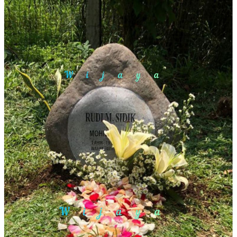 Batu nisan makam batu alam/Ukir nama Timbul