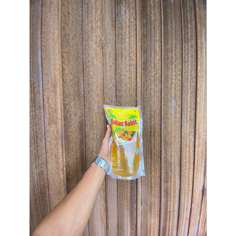 

MINYAK MURAH 900ML BULAN SABIT 1 KARTON ISI 12