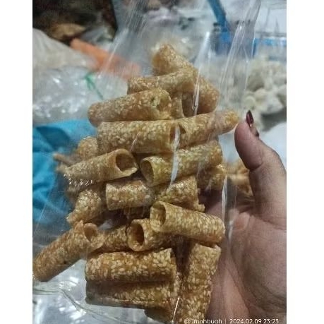 

enting enting endul dengan biji wijen yang gurih