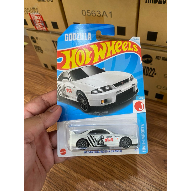 hot wheels skyline r33 godzilla